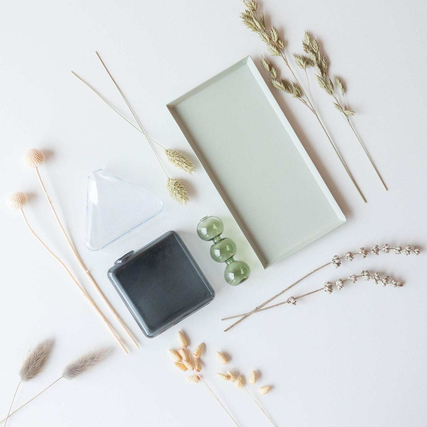 Dried Beauty – Trockenblumen mit Vasen