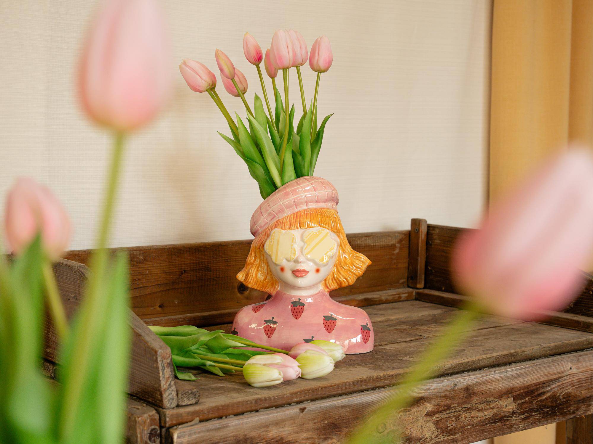 Vase Mädchen Erdbeere – Rosa Keramiktopf – 24 cm hoch - Botanic-Vibes