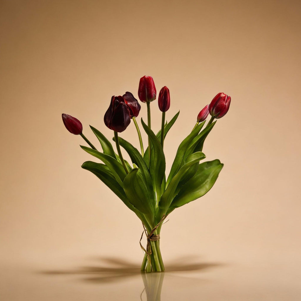 Tulpenstrauß, Dunkelrot, ‘Real Touch’ Kunsttulpen, 7 Stiele, 42 cm